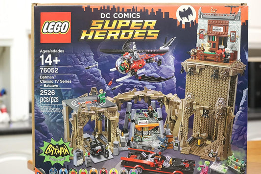 LEGO Super Heroes Classic TV Series Batcave 76052